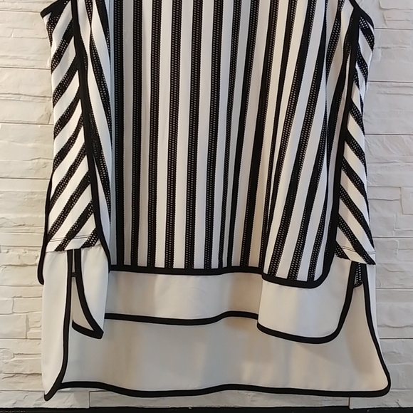 Pennington's High Low Sleeveless Blouse Size 1x - Picture 2 of 6